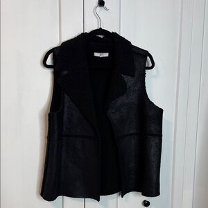 Jack by BB Dakota - Med -  Black Faux Suede Sherpa Vest - metallic sheen on one